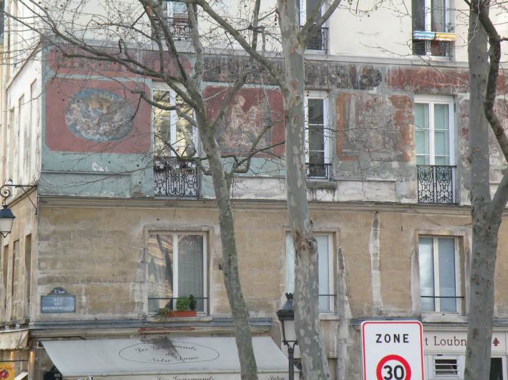  vieilles enseignes peintes, rue des Grands Degrés